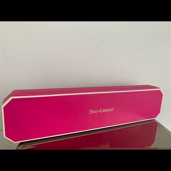 Juicy Couture Gold Chain Bracelet - Picture 5 of 5